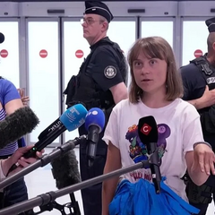 Флотилія Грети Тунберг зупиняється через погані погодні умови