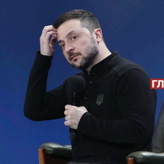 Озброєні солдати у формі на фоні міста