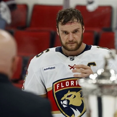 Логотипи команд у фіналі Кубка Стенлі