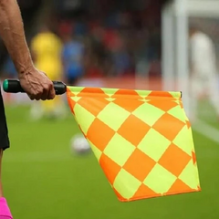 Суддя розглядає гру Ліги конференцій