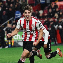 Yarmolyuk celebrates his first EPL goal