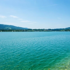 Озеро та АЕС в Польщі