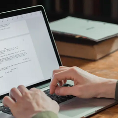 Мертвець заманює пару до пастки