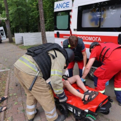 Пасажири та працівники у Харкові