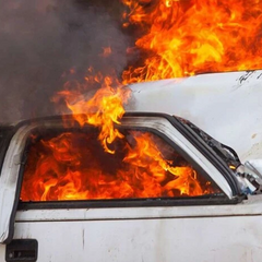 Автомобіль зі співробітником російської спецслужби вибухнув у Маріуполі