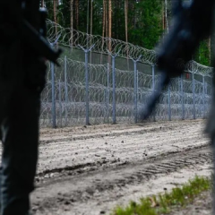 Латвійські військові зупинили мігрантів з Білорусі