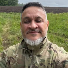 Хіменес-Браво у військовій формі