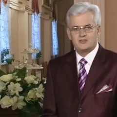 Умер легендарный ведущий Остапишин