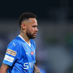 Неймар грає на футбольному полі