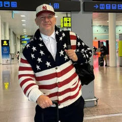 Потап весело проводить час за кордоном