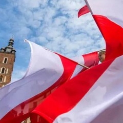 польські та українські прапори, протистояння