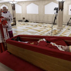 Похорони Папи Римського у Ватикані