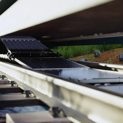 Солнечные панели на железной дороге в Швейцарии