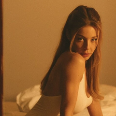 Тіна Кароль у ліжку говорить про весілля