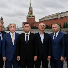 Парад в Москве: только семь лидеров