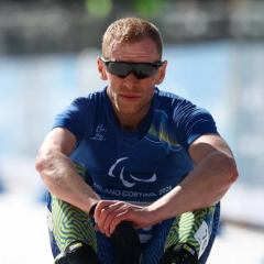 Українські спортсмени на п'єдесталі з медалями