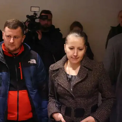 Українка з сином отримала фінансову допомогу