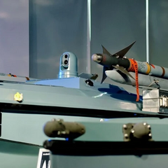 Морський дрон знищує корабель