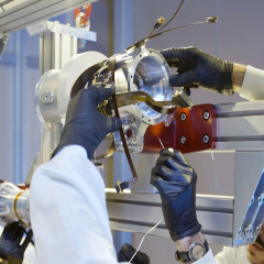 Robotic arm for missions to the Moon and Mars