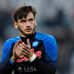 PSG offered 200 million euros for two Napoli stars: what happened to Kvaratskhelia