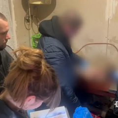 Тіло малюка в морозильній камері