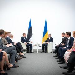 Прем'єри обговорюють воєнні ризики