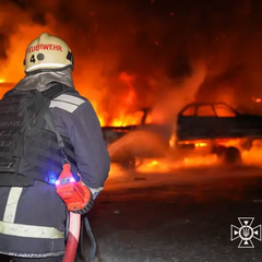 РФ вдарила по Одесі: загинула людина, знищено автомобілі