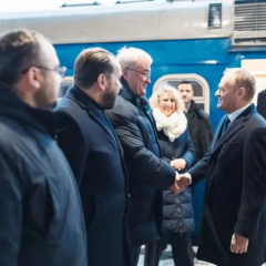 Туск прибыл в Киев по приглашению Зеленского