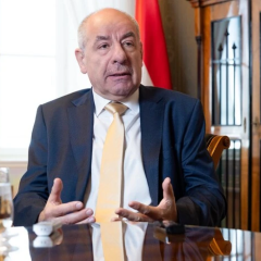 Президент Угорщини відмовився йти у відставку