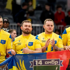 Українська збірна волейболістів протистоять суперникам