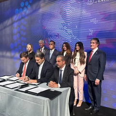 Украина получает газ из США через Грецию