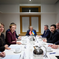 Прем'єр Данії Метте Фредеріксен на зустрічі
