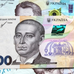 Падіння середньої зарплати в Україні