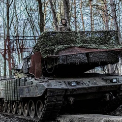 Два дипломата обсуждают условия прекращения военных действий