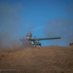 Повалена техніка військових, загиблі солдати