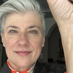 Посол Канады с татуировкой в поддержку украинок