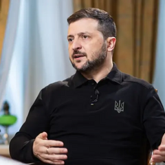 Зеленский и раненый военнослужащий