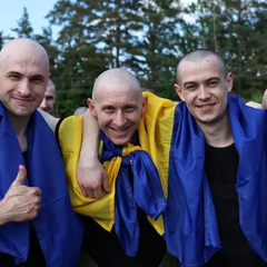 Українські військові під час обміну