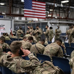 Військовий в формі звільняється через трансгендерну ідентичність