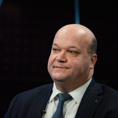 The diplomat considers three scenarios for ending the war