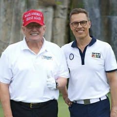 Трамп і фінський президент грають у гольф
