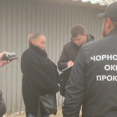 Затримана жінка, яка складала іспити за хабар