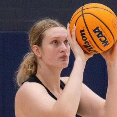 Девушка-коваль помогла своему клубу выиграть в NCAA