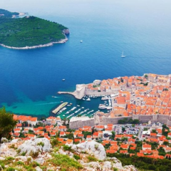 Graph of tourist flow decrease in Croatia