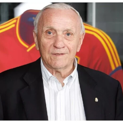Legendary Real Madrid defender Jose Santamaria