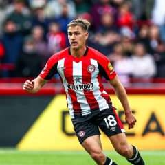 Yarmolenko in Brentford's kit