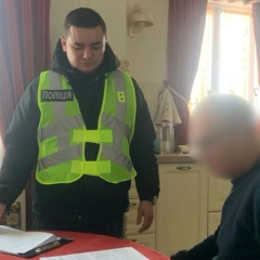 Лікар судиться за втрату зору