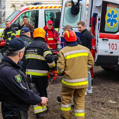 Активність рятувальників при визволенні затиснутого чоловіка