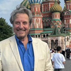 Отец Илона Маска в Москве