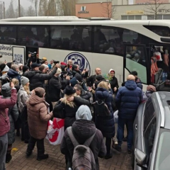 Более 100 белорусских политзаключенных прибыли в Польшу и Литву